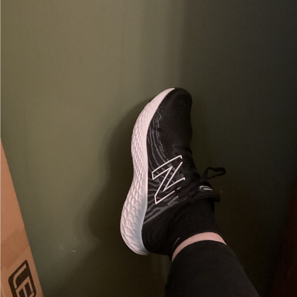 New Balance shoes. Worn once. - Picture 4 of 7